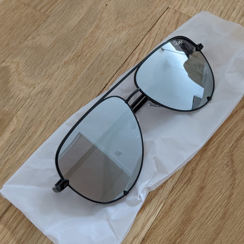 NWT Quay x Desi Perkins HIGH KEY Aviators